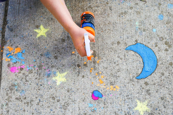 Author and content creator Rebecca Green shows how to create your own sidewalk chalk mural. Sidewalk art is a fun and creative way to make art and is the perfect family outdoor activity. Learn more!